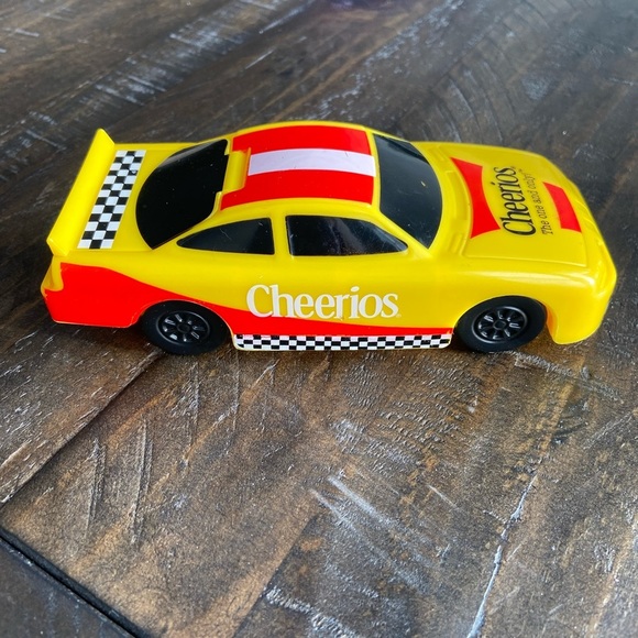 ❤️4 for $25❤️ Vintage‎ cheerios race car container - holds 1 cup - Picture 1 of 5
